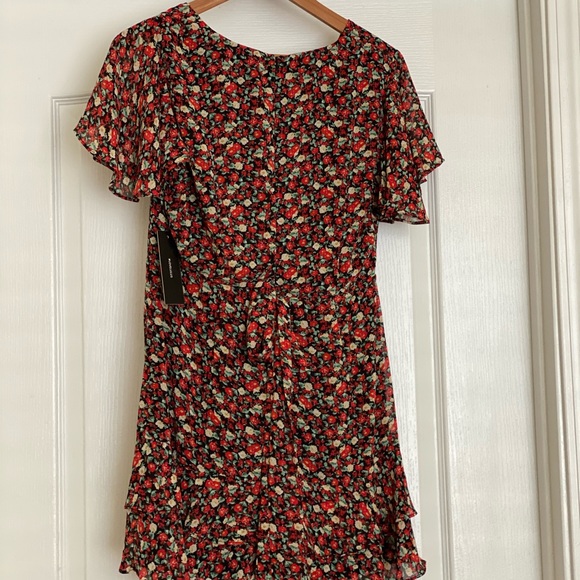 Lulu’s Floral dress - Picture 4 of 5